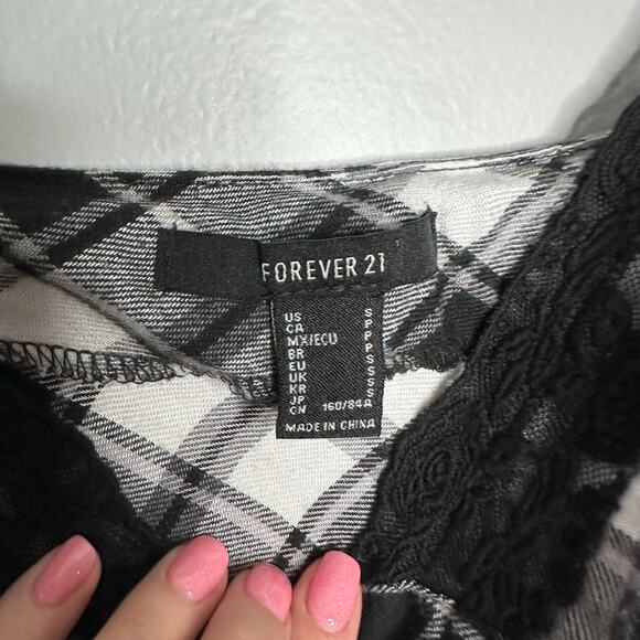 Forever 21 Women's Black and White Plaid Cami Lace Mini Dress Size Small - Picture 6 of 7